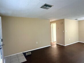 10038 Kingswood Ln in Port Richey, FL - Building Photo - Building Photo