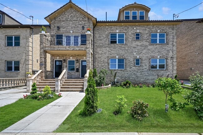 property at 14949 Hawtree St