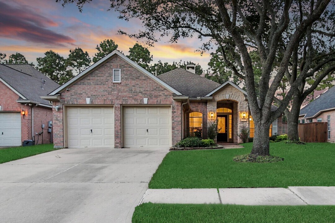 12126 Laguna Pointe Ln in Houston, TX - Building Photo