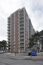 Park Royal Village Apartments in Mississauga, ON - Building Photo - Building Photo