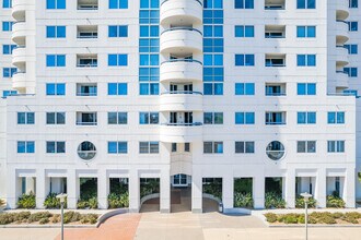 Harbor Place Tower in Long Beach, CA - Building Photo - Building Photo