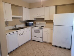 13100 S McCall Rd in Port Charlotte, FL - Building Photo - Building Photo