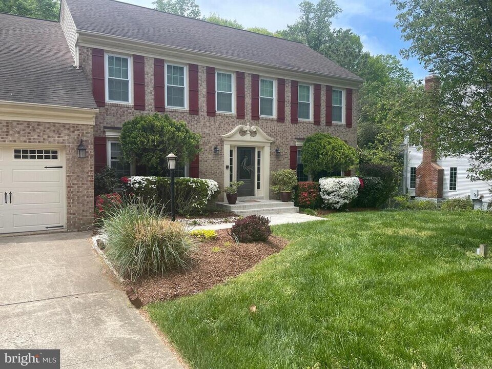 13432 Christopher Pl in Woodbridge, VA - Building Photo