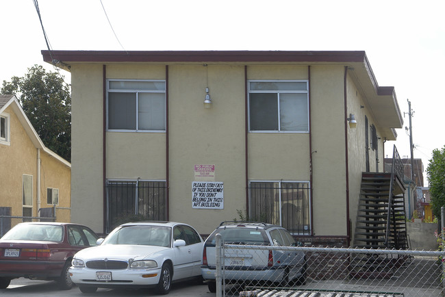 1448 88th Ave in Oakland, CA - Foto de edificio - Building Photo