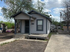 4014 W Travis St in San Antonio, TX - Building Photo