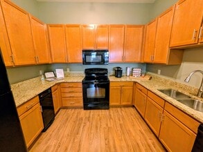 220 W Market St in Greensboro, NC - Building Photo - Building Photo