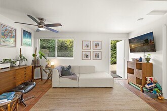 20451 Sun Valley Dr in Laguna Beach, CA - Building Photo - Building Photo