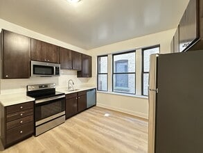 2323 N Kedzie Blvd in Chicago, IL - Building Photo - Building Photo