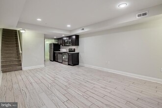 319 N Preston St in Philadelphia, PA - Building Photo - Building Photo