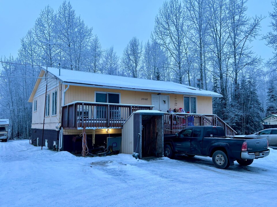 23107 Barbara St in Anchorage, AK - Building Photo