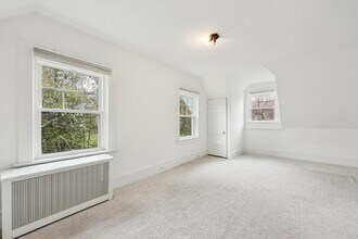 195 Riveredge Rd in Tenafly, NJ - Building Photo - Building Photo