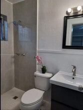 721 NE 10th St in Hallandale Beach, FL - Building Photo - Building Photo