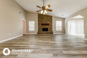 8103 Creekstone Way in Riverdale, GA - Building Photo - Building Photo
