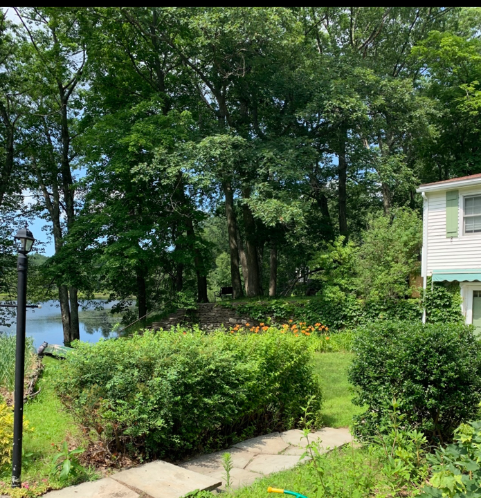 4 Turner Ln in Lancaster, MA - Building Photo