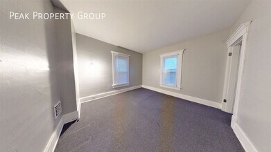 2166 Indianola Ave in Columbus, OH - Building Photo - Building Photo