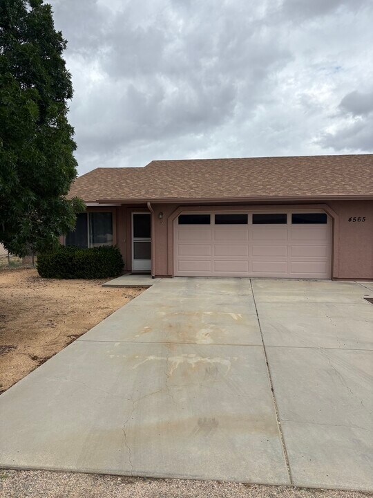4565 N Carla Vista Dr in Prescott Valley, AZ - Building Photo
