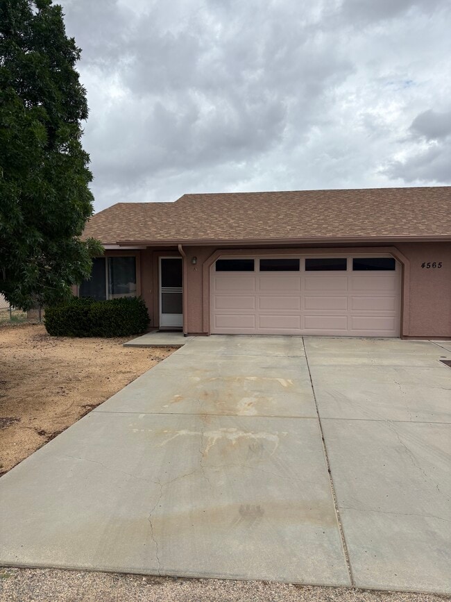 property at 4565 N Carla Vista Dr