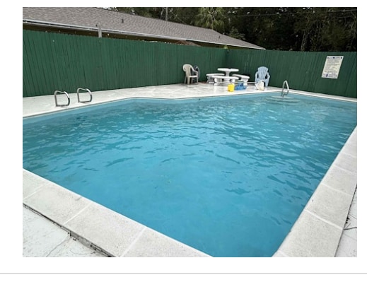23 Crescent Lake Dr
