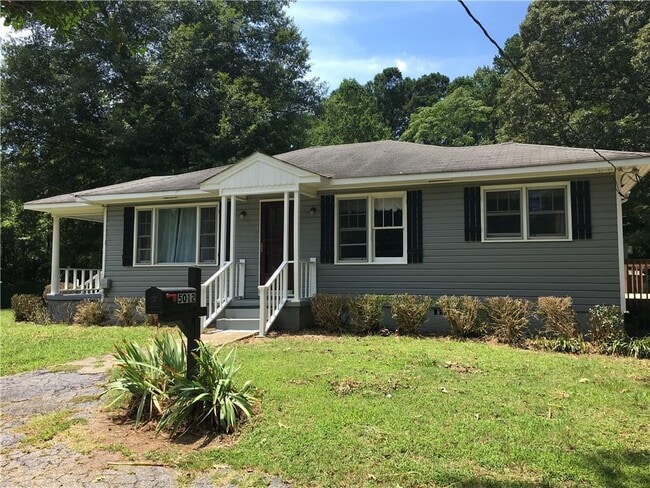 property at 5012 Suwanee Dam Rd