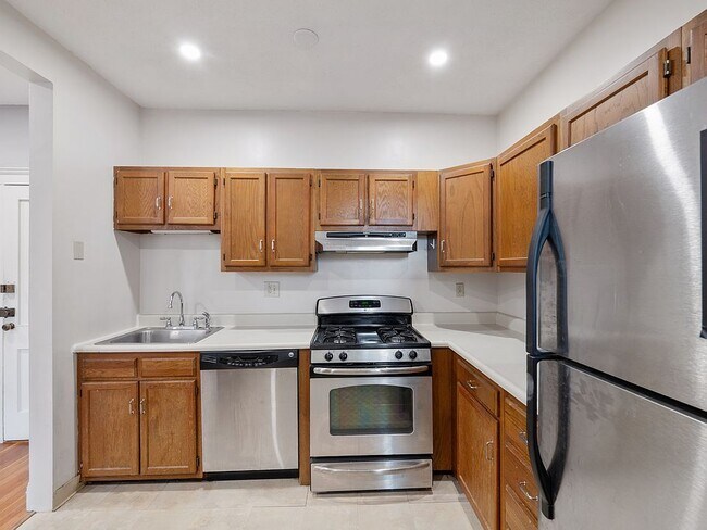 21 Sutherland Rd, Unit 15 in Boston, MA - Foto de edificio - Building Photo