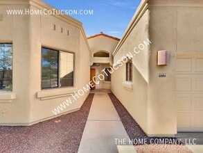 6325 N Calle Del Halcon in Tucson, AZ - Foto de edificio - Building Photo