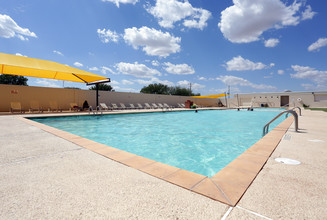 Dimora Village in Lubbock, TX - Foto de edificio - Building Photo