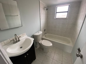 6370 W 27th Ct in Hialeah, FL - Building Photo - Building Photo