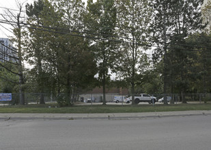 6-8-10 Street Condos in Mississauga, ON - Building Photo - Building Photo