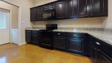 3201 Corporal Rd in College Station, TX - Building Photo - Building Photo