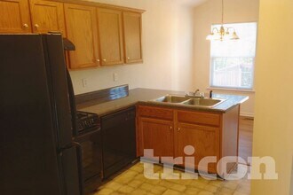 8417 Cyprus Ridge Way in Douglasville, GA - Building Photo - Building Photo