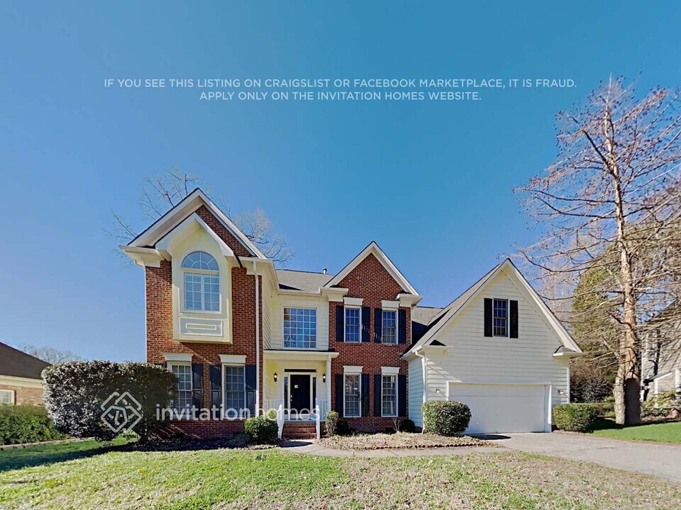 17125 Windy Oaks Ct in Cornelius, NC - Building Photo