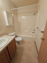 18304 SE Abernethy Ln in Portland, OR - Building Photo - Building Photo