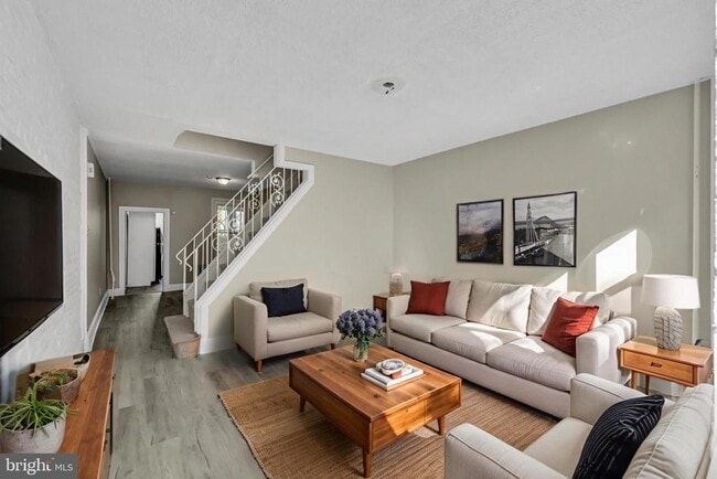 4413 Baker St