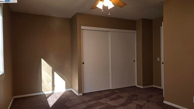 574 Oriole Ave in Livermore, CA - Building Photo - Building Photo