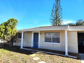 1708 Springdale Dr in Holiday, FL - Building Photo - Building Photo