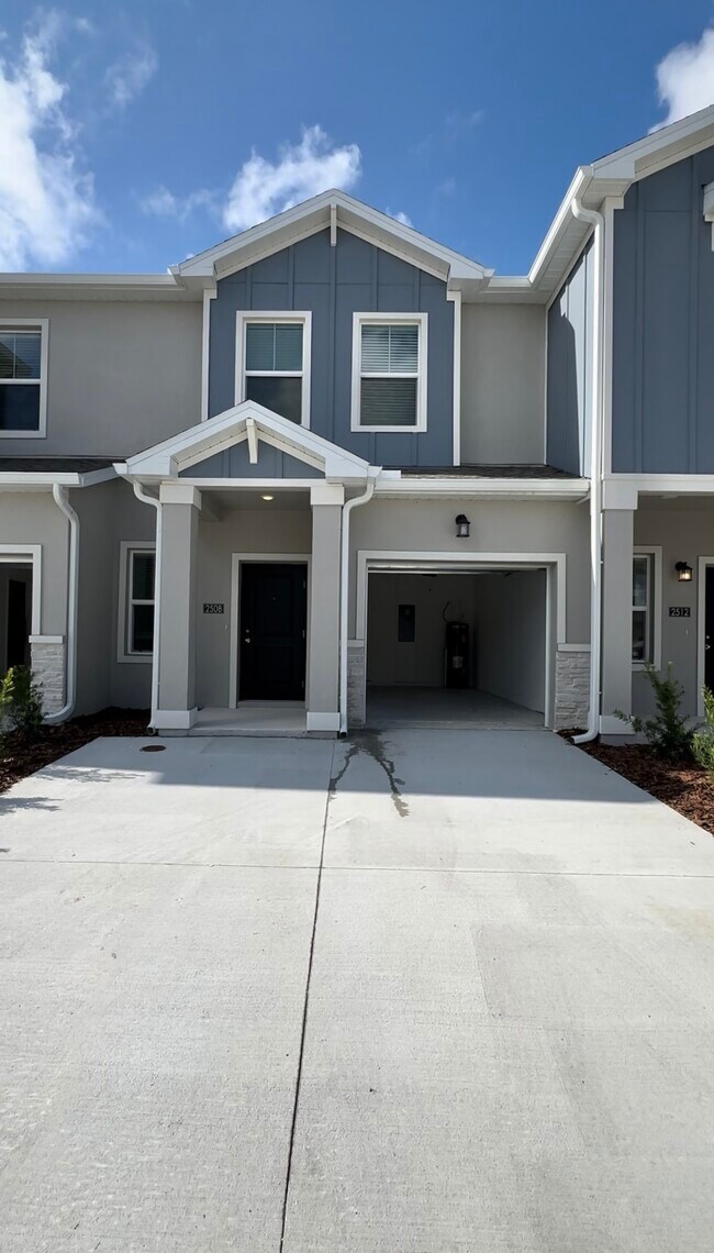property at 2508 Skyline Lp