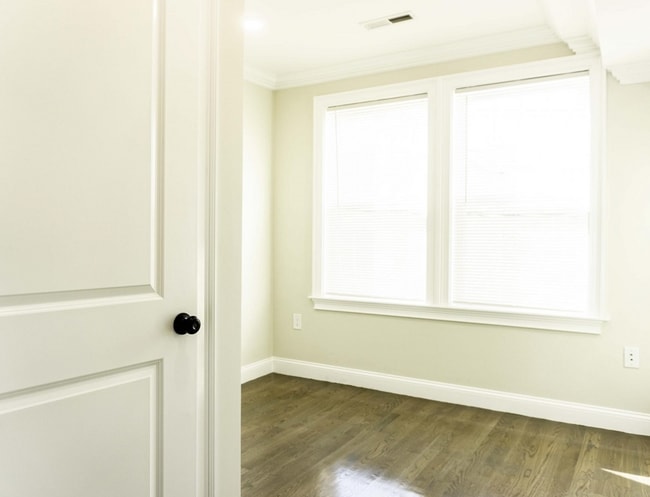 1584 Tremont St in Boston, MA - Foto de edificio - Building Photo