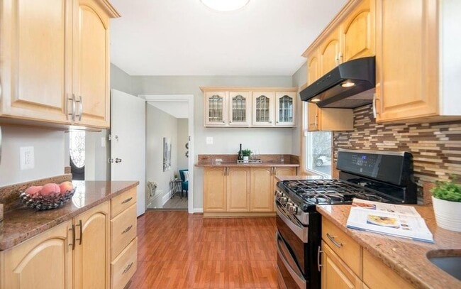 property at 4435 6th Pl NE