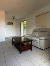 8935 SW 28th St in Miami, FL - Building Photo - Building Photo
