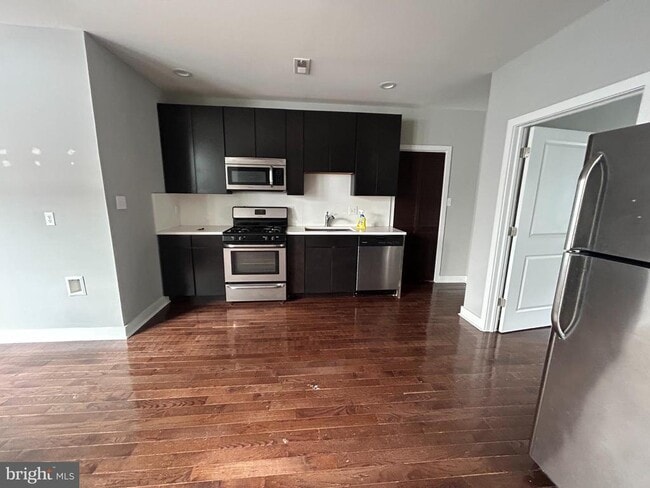 property at 723 Sansom St