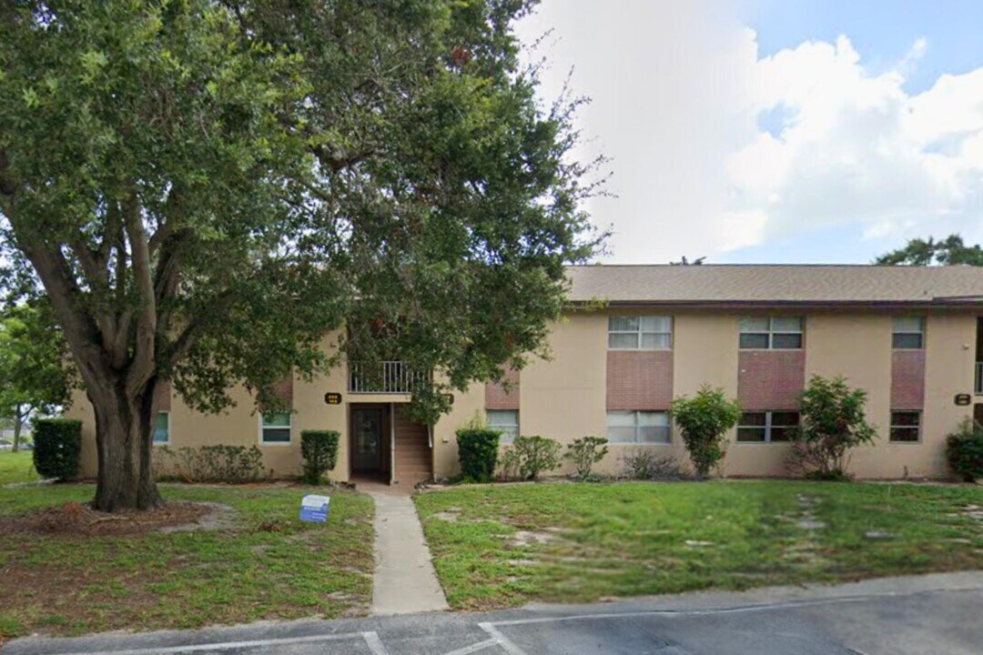 3135 Shady Dell Ln in Melbourne, FL - Building Photo