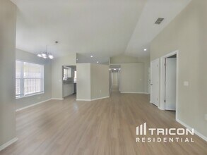 1305 Timberbend Cir in Orlando, FL - Building Photo - Building Photo
