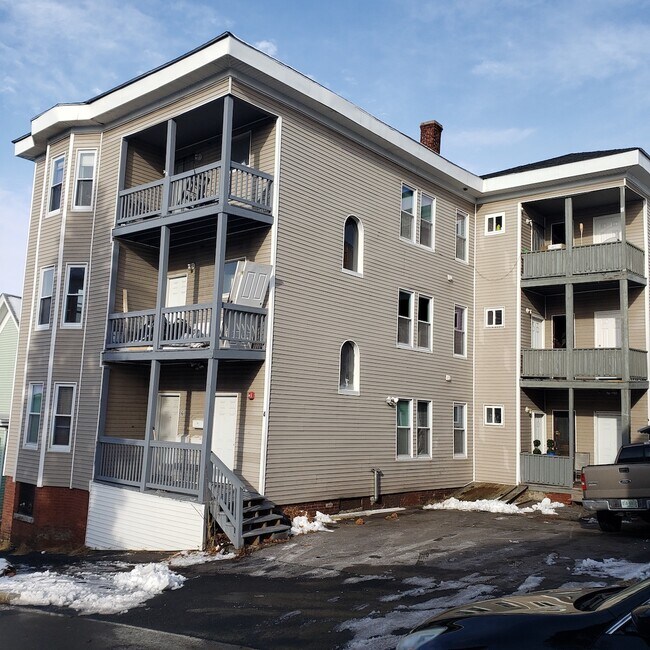 6 Suffield St Rentals in Worcester, MA
