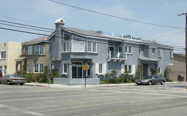 6201 E Ocean Blvd in Long Beach, CA - Building Photo