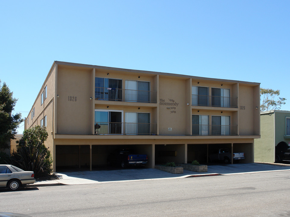 The Normandy in Oxnard, CA - Building Photo