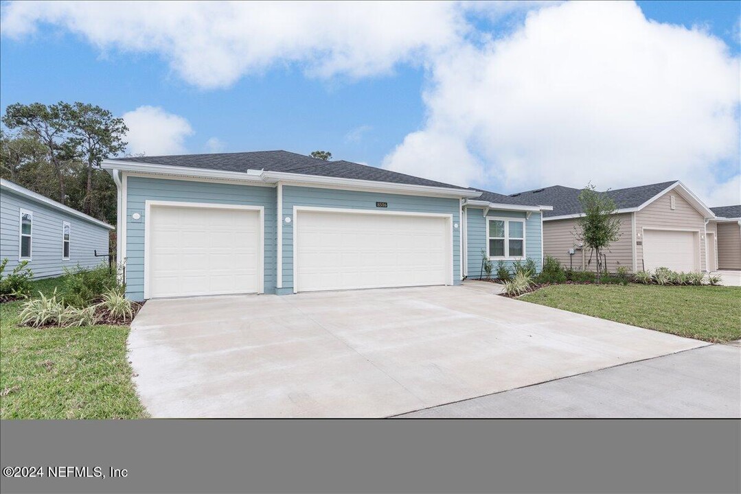 8516 Horsebit Cir in Jacksonville, FL - Building Photo