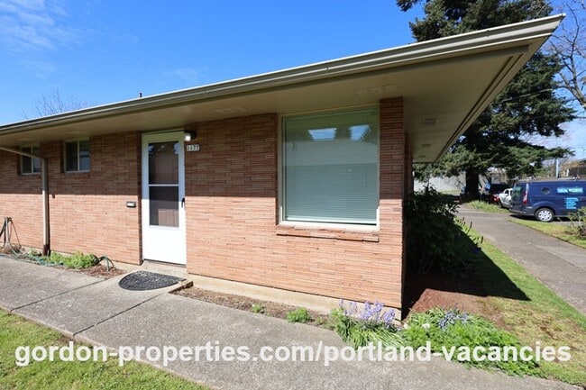 1177 NE 65th Ave in Portland, OR - Building Photo - Building Photo