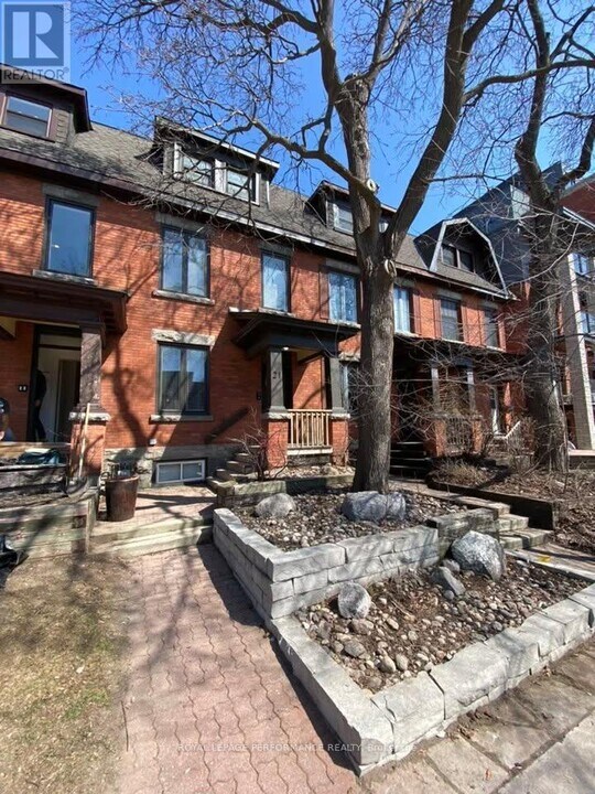 21 Monk St in Ottawa, ON - Building Photo
