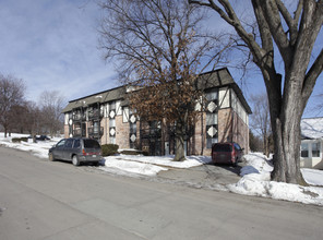 Chalet Apartments in Omaha, NE - Building Photo - Building Photo