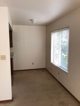 5027 15th Ave NE-Unit -301 in Seattle, WA - Foto de edificio - Building Photo